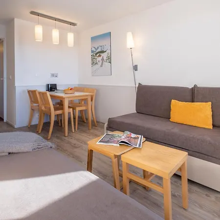 Apartment Pierre & Saskia Falaise