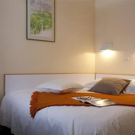 Pierre & Saskia Falaise Apartment